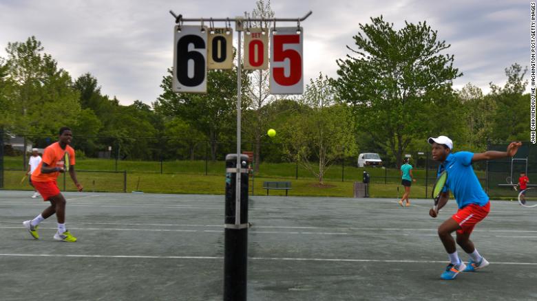 出惊喜表现 出惊喜表现