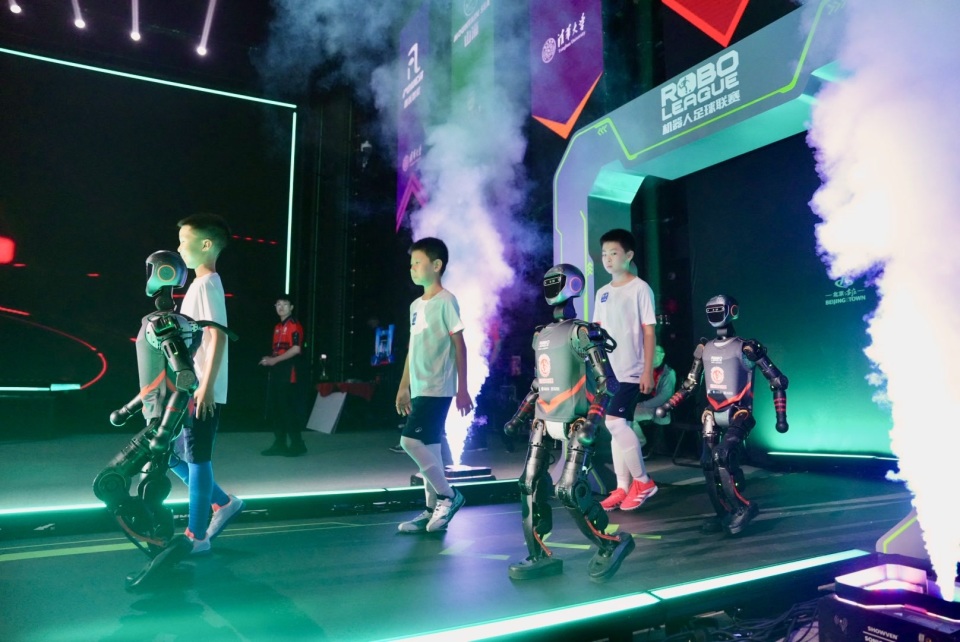 却把钱砸在 却把钱砸在